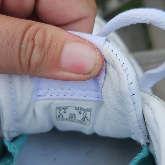 Vans White Leather Low Top Sneakers – Women’s Size 9 - Picture 8 of 8